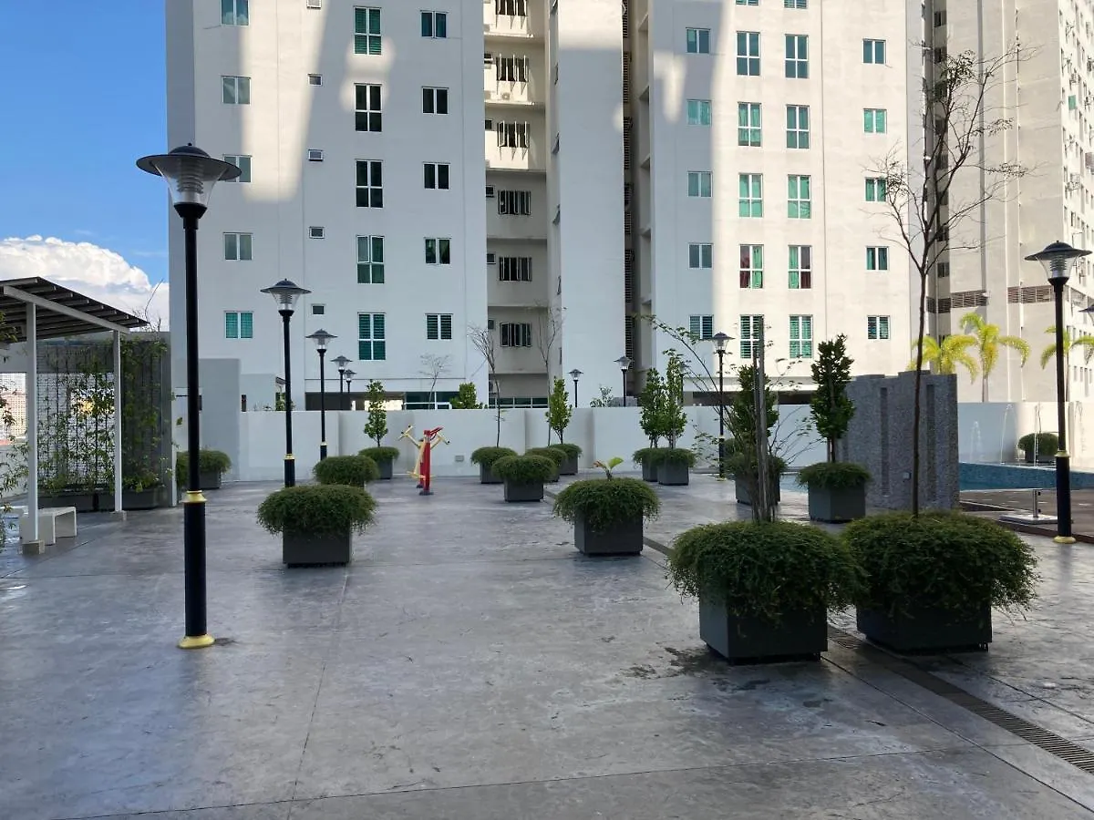 Straits Garden Suite Jelutong Georgetown Джорджтаун