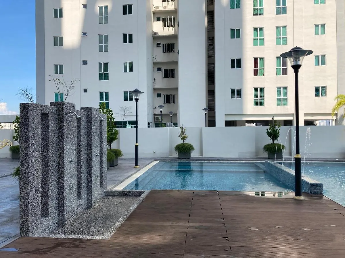 Straits Garden Suite Jelutong Georgetown Апартаменты
