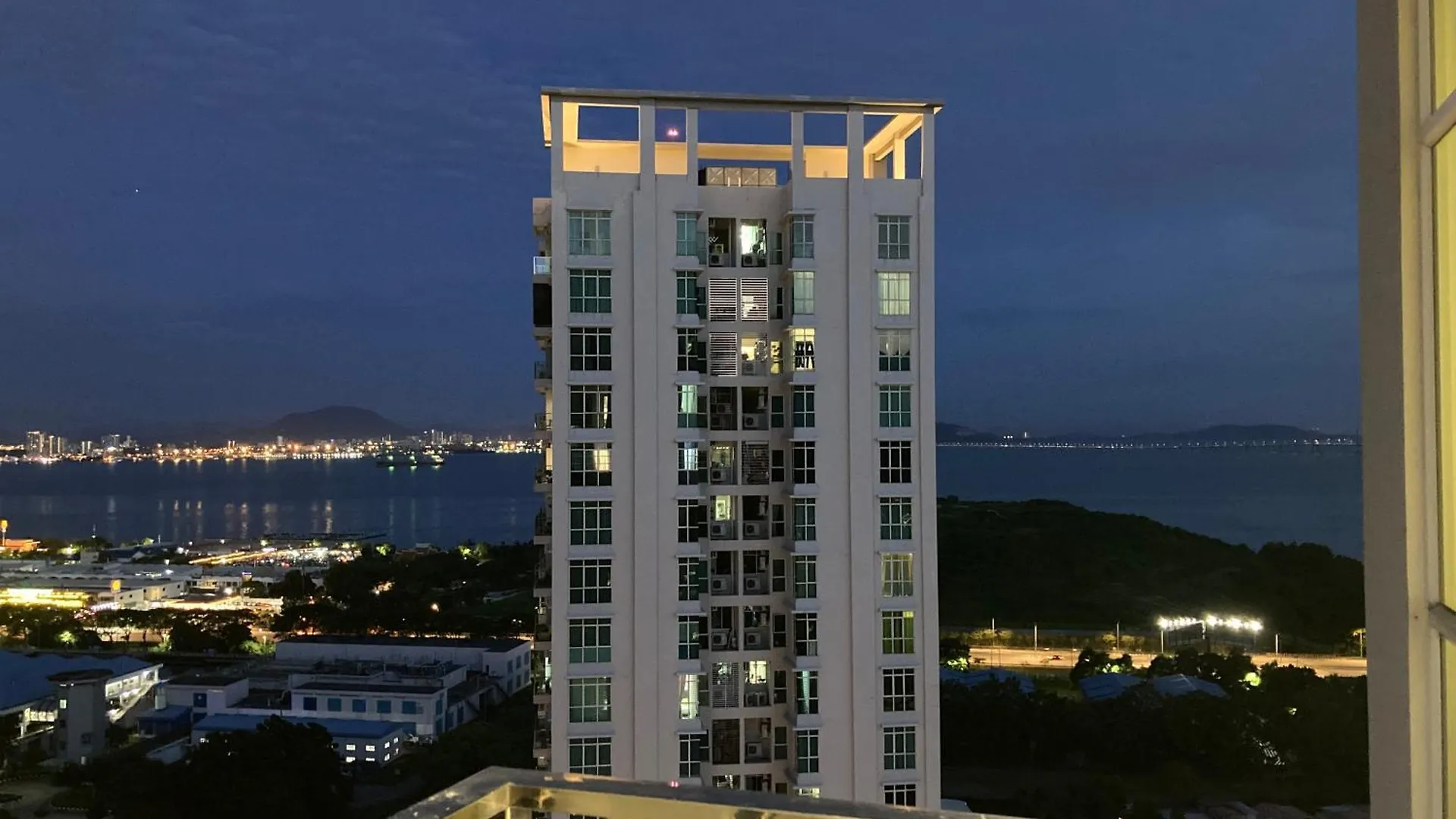 Straits Garden Suite Jelutong Georgetown Апартаменты