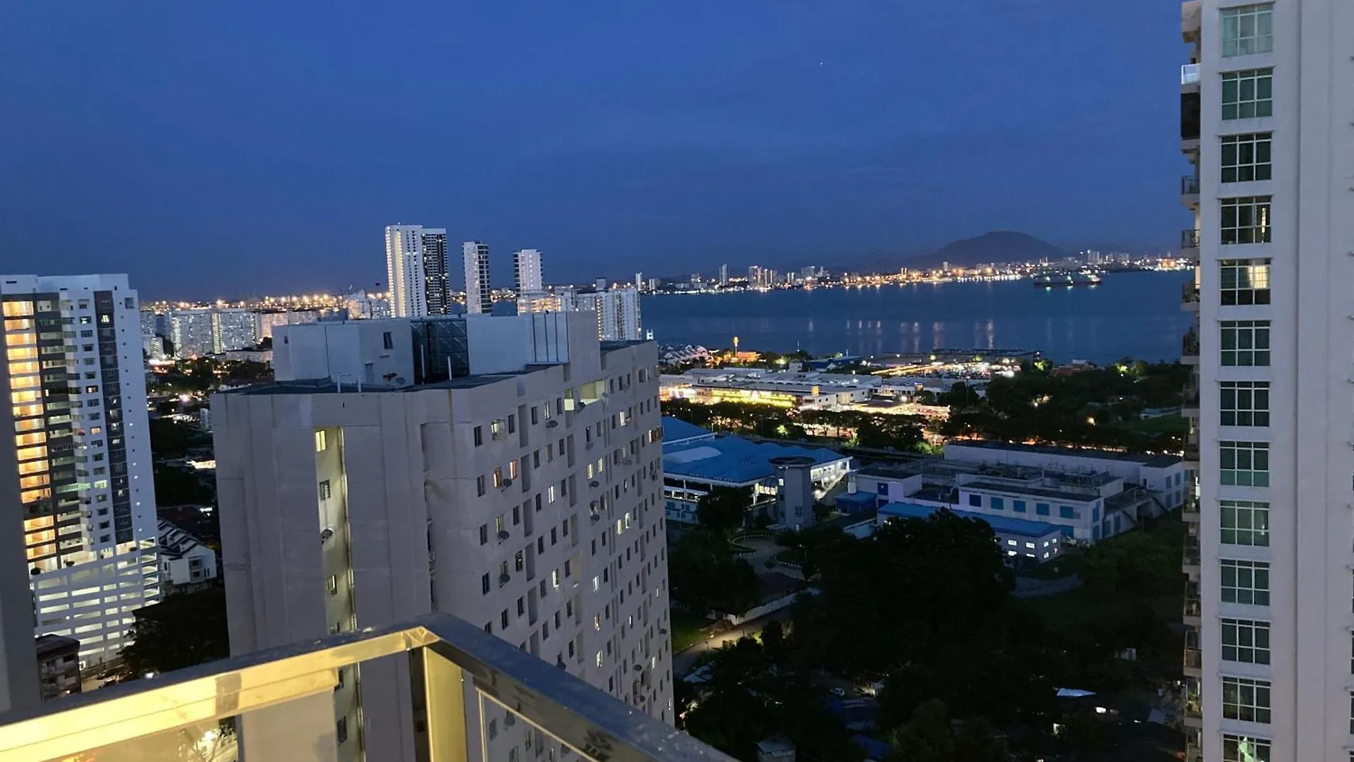 Straits Garden Suite Jelutong Georgetown Малайзия