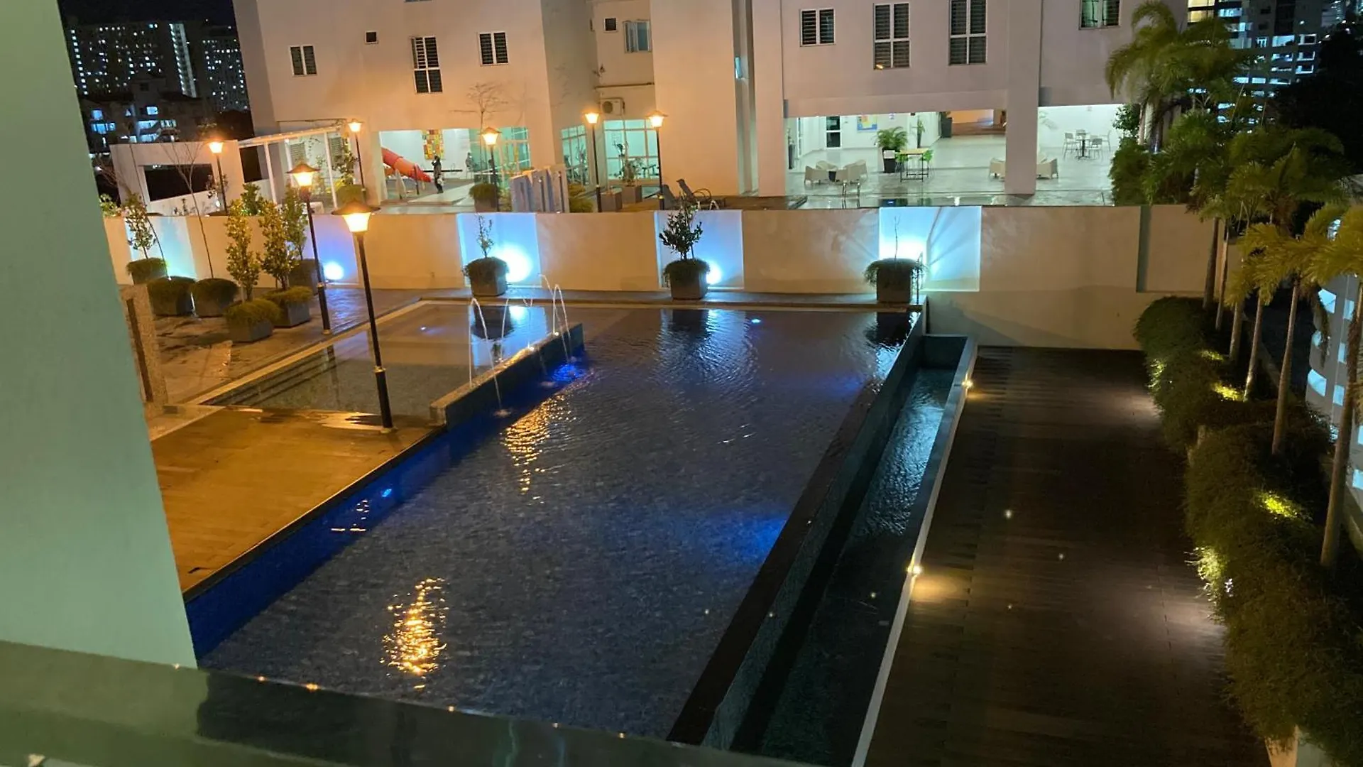 Straits Garden Suite Jelutong Georgetown Апартаменты