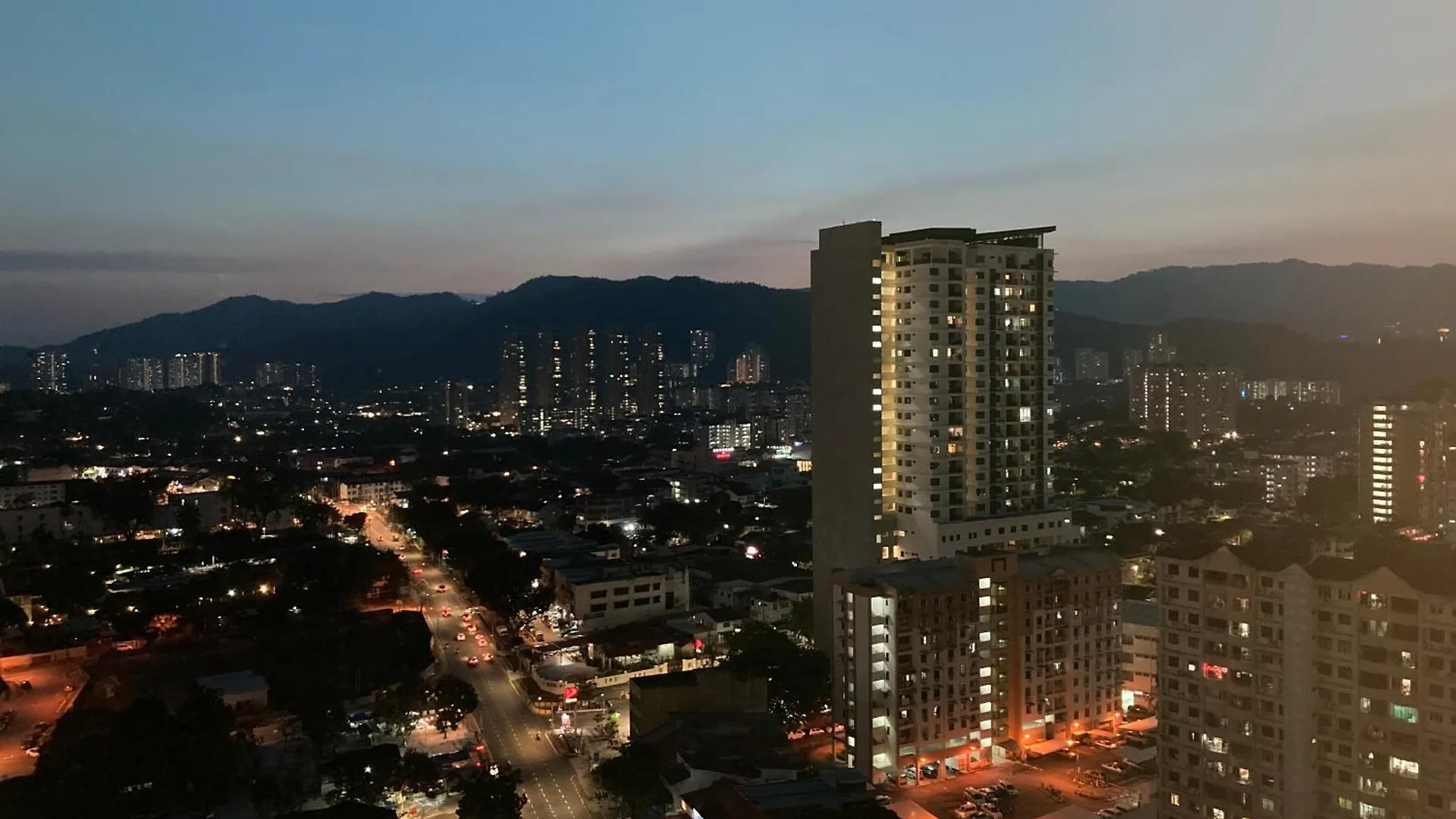 Straits Garden Suite Jelutong Georgetown Апартаменты